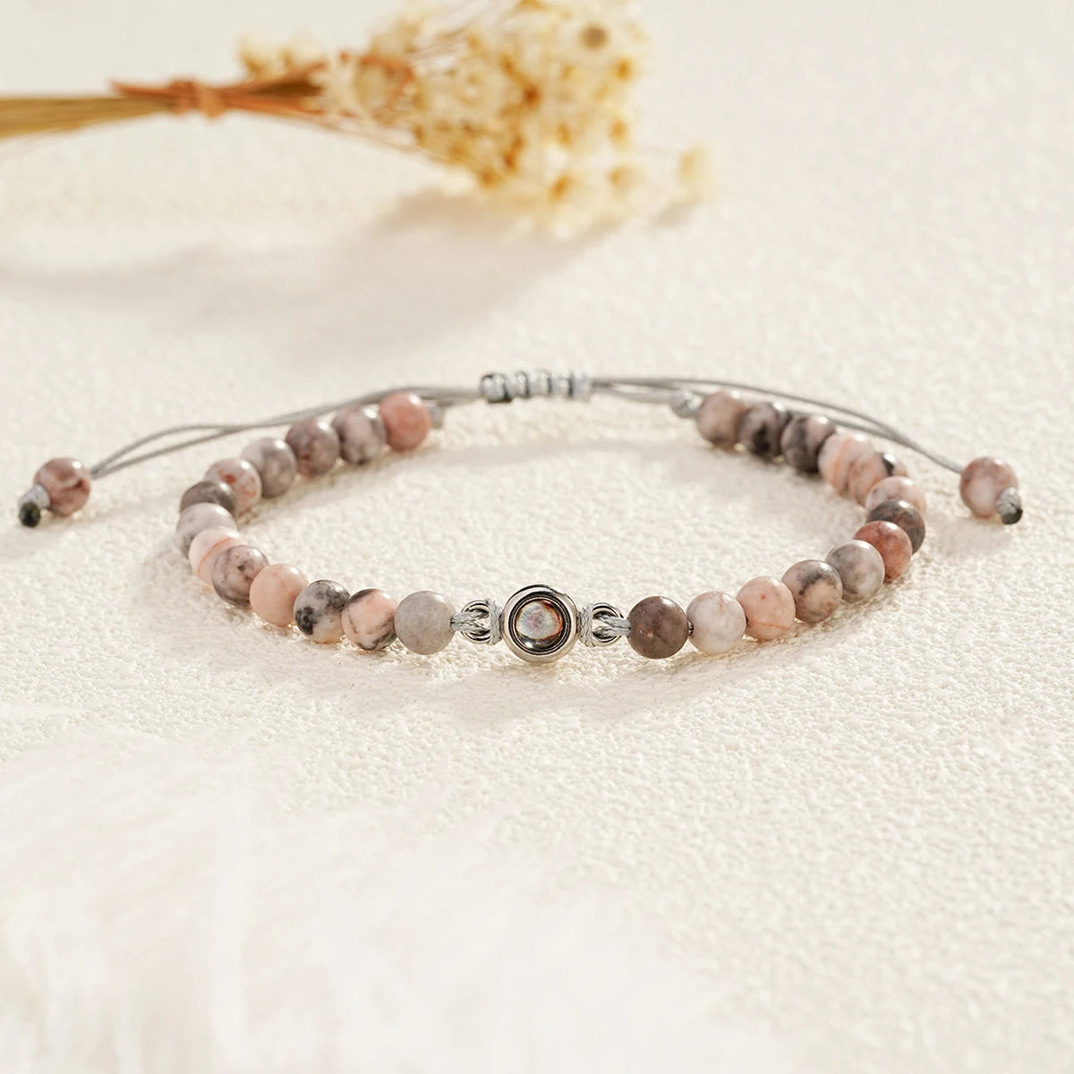 Pulsera de piedras naturales con foto de proyección personalizada